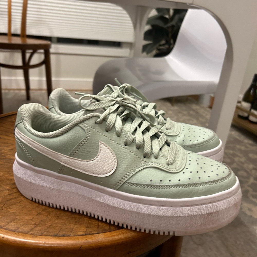 Nike Court Vision in Teal - size 9